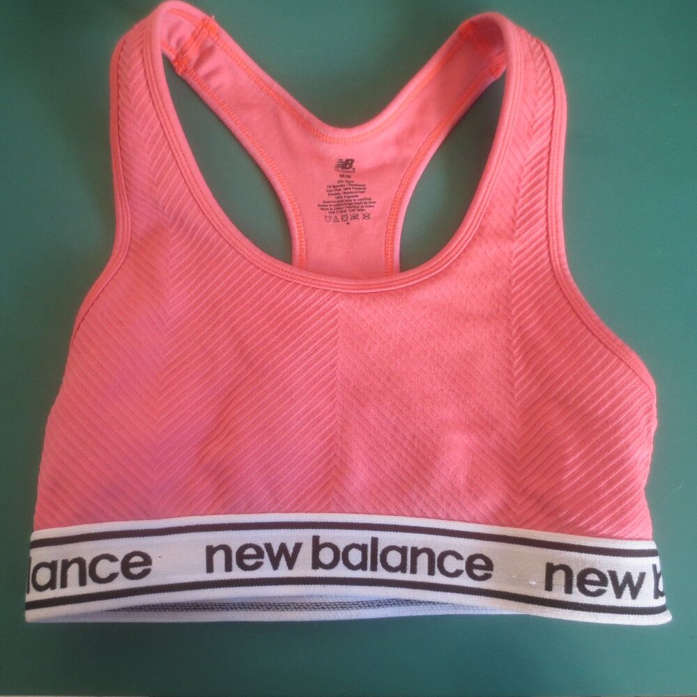 New Balance New Women's Sports Bra Athletic Top Active Wear - Size Medium.